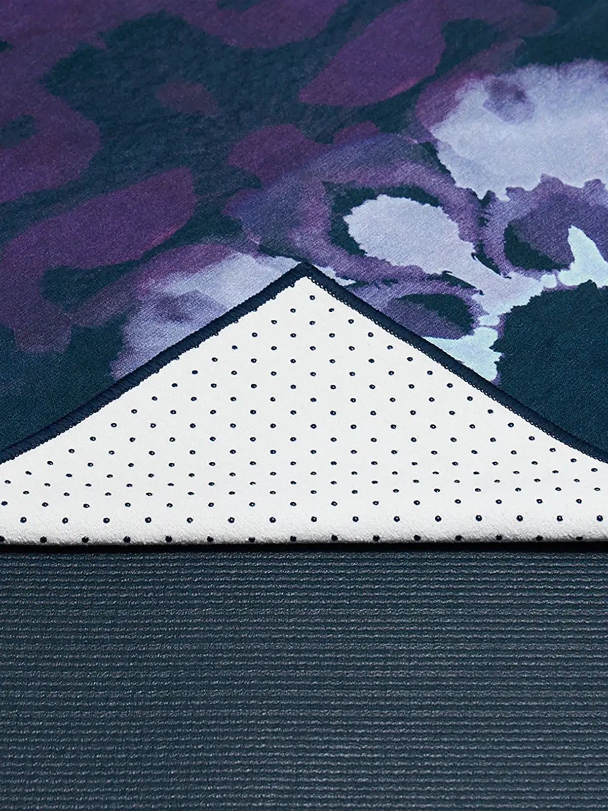Manduka Yogitoes® Mat Towel Chakra Residence Yoga Mat Havlusu