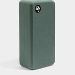 Manduka Lean Recycled Foam Sage Yoga Blok