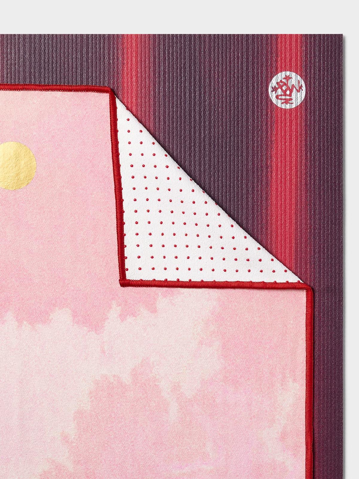 Manduka Yogitoes® Ruby Courage Yoga Mat Havlusu