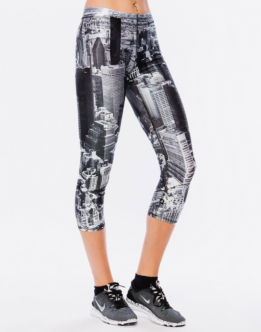 Terez Hi-Shine Leggings in Above NYC Kapri Tayt