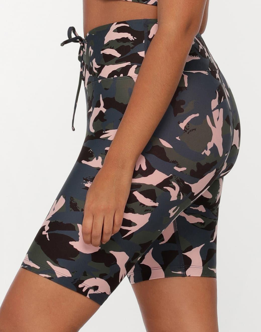 Lorna Jane Off Duty Camo Bike Short Bisiklet Taytı